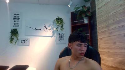 Ryan_grayx live cam on Cam4