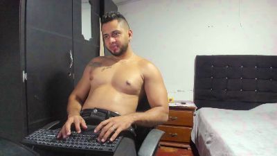 Ryan_xc live cam on Cam4
