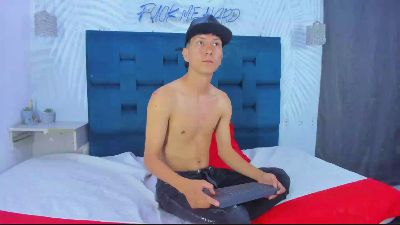 SAMMYHOT_19 live cam on Cam4