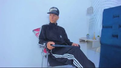 SAMMYHOT_19 live cam on Cam4