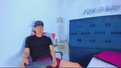 SAMMYHOT_19 live cam on Cam4