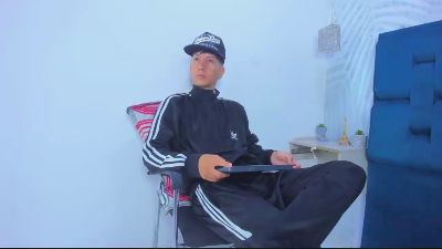 SAMMYHOT_19 live cam on Cam4