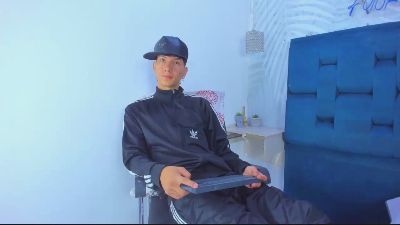 SAMMYHOT_19 live cam on Cam4