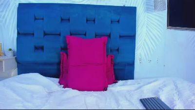SAMMYHOT_19 live cam on Cam4