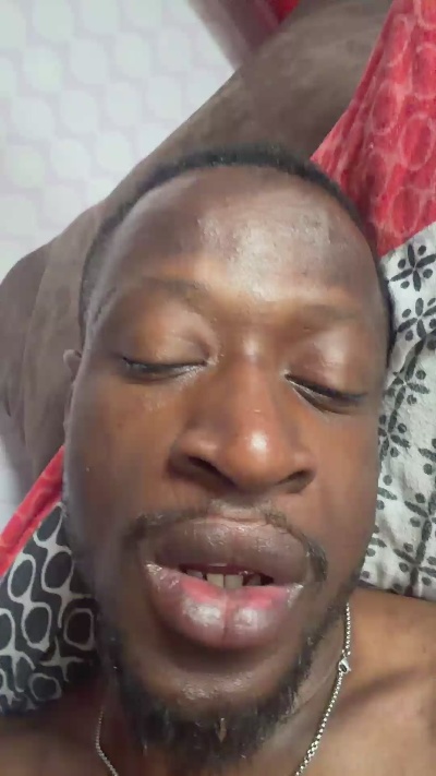 SCHWARZERGOTT live cam on Cam4