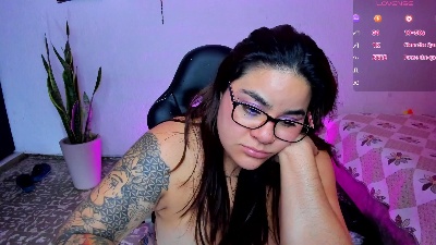 SHAROON_HILLS1 live cam on Cam4