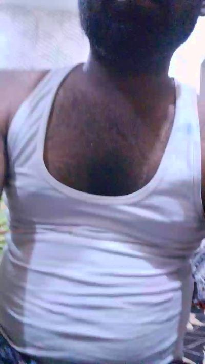 SKCOUPLE95 live cam on Cam4