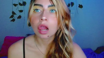 SabrinaOlson live cam on Cam4