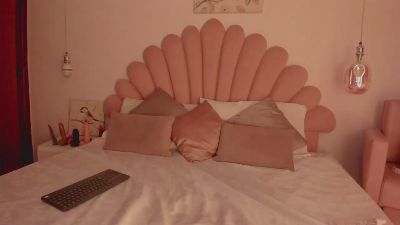 SabrinaVantres live cam on Cam4