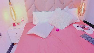 SabrinaVantres live cam on Cam4