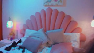 SabrinaVantres live cam on Cam4
