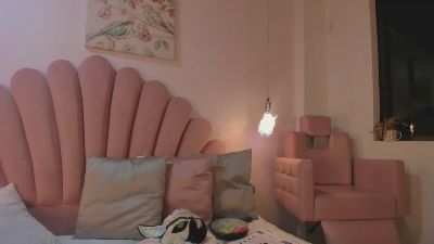 SabrinaVantres live cam on Cam4