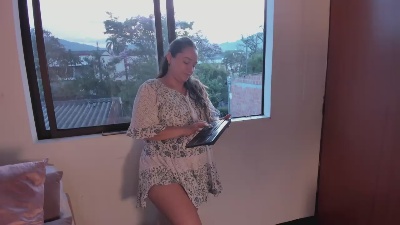 SabrinaVantres live cam on Cam4