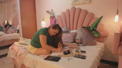 SabrinaVantres live cam on Cam4