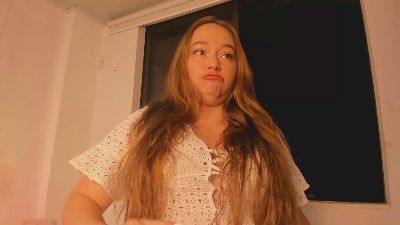SabrinaVantres live cam on Cam4