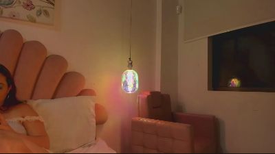 SabrinaVantres live cam on Cam4