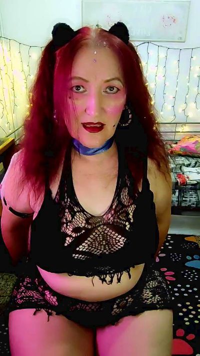 SabrinaXlovess live cam on Cam4