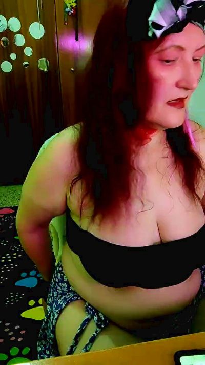SabrinaXlovess live cam on Cam4