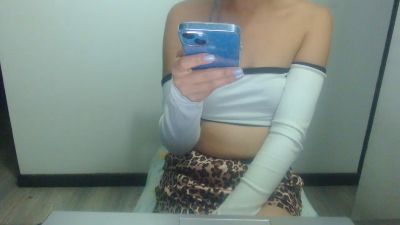 Sabrina_v_ live cam on Cam4