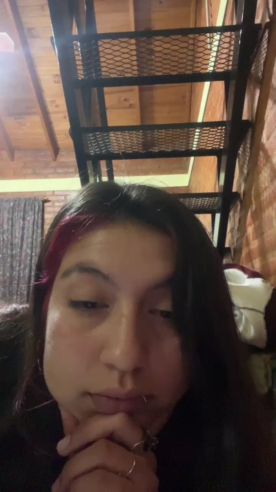 Sacrlett live cam on Cam4