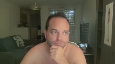 Sagradajuju1870 live cam on Cam4