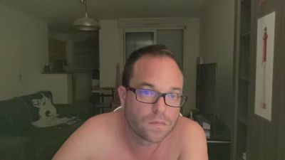 Sagradajuju1870 live cam on Cam4