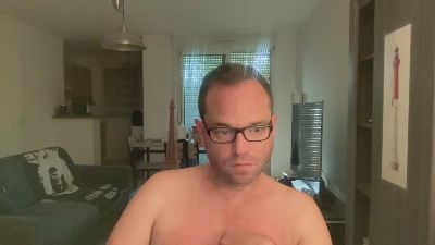 Sagradajuju1870 live cam on Cam4