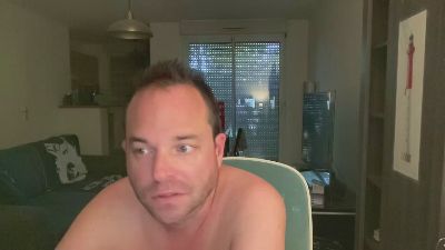 Sagradajuju1870 live cam on Cam4
