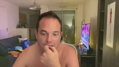 Sagradajuju1870 live cam on Cam4