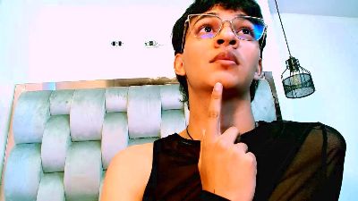 SahirCharm1 live cam on Cam4