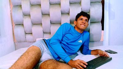 SahirCharm1 live cam on Cam4