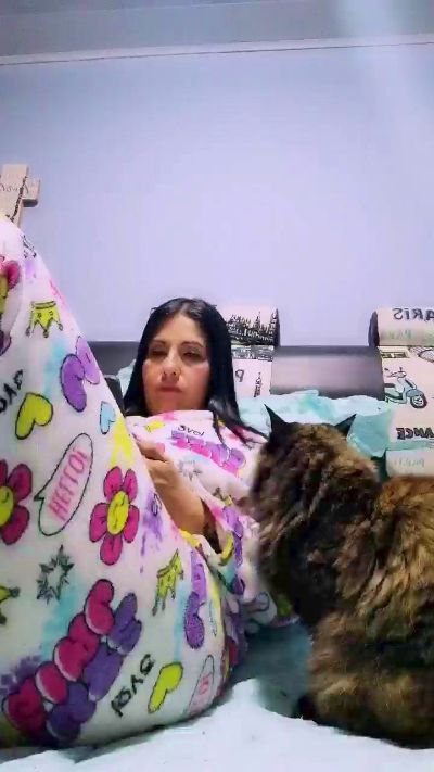 Sahotlove1_ live cam on Cam4