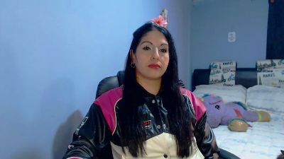 Sahotlove1_ live cam on Cam4