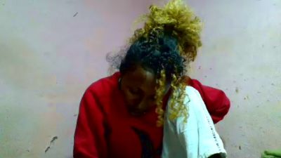 Sairah28 live cam on Cam4