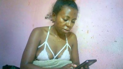 Sairah28 live cam on Cam4