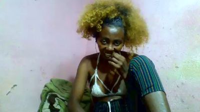 Sairah28 live cam on Cam4
