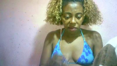 Sairah28 live cam on Cam4