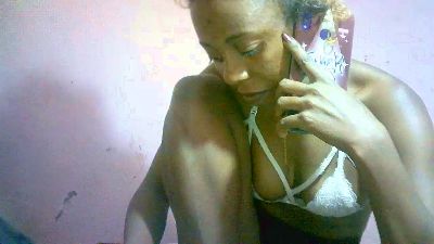 Sairah28 live cam on Cam4