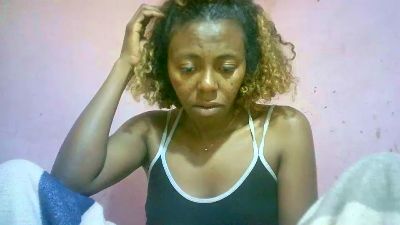 Sairah28 live cam on Cam4