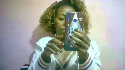 Sairah28 live cam on Cam4