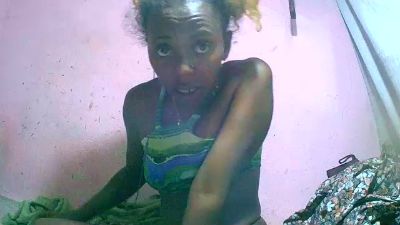 Sairah28 live cam on Cam4