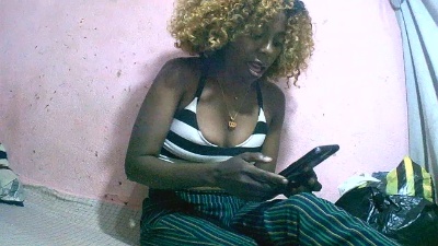 Sairah28 live cam on Cam4