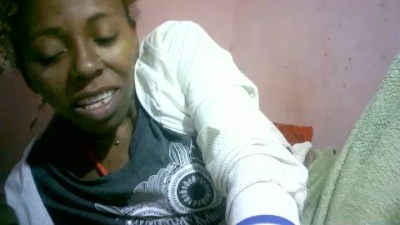 Sairah28 live cam on Cam4