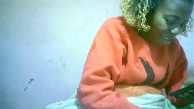 Sairah28 live cam on Cam4