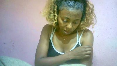 Sairah28 live cam on Cam4