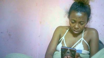 Sairah28 live cam on Cam4