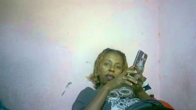 Sairah28 live cam on Cam4