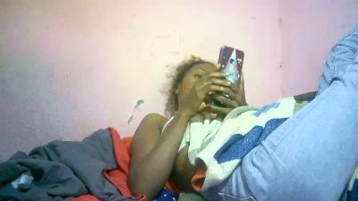 Sairah28 live cam on Cam4