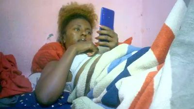 Sairah28 live cam on Cam4