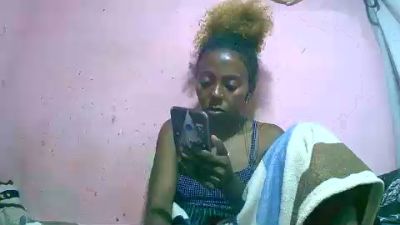 Sairah28 live cam on Cam4